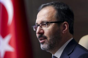 Bakan Kasapoğlu'ndan milli g&uuml;reş&ccedil;ilere tebrik mesajı