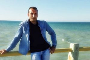 &Ccedil;aya elektrik verip balık avlamak istedi, akıma kapılarak hayatını kaybetti
