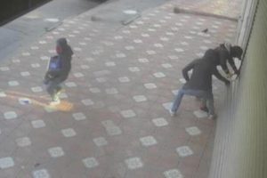 &Uuml;&ccedil; dakikada 20 bin liralık soygun