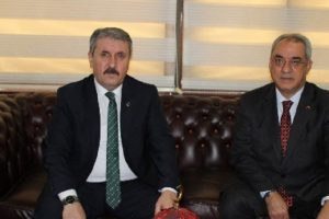 "Ter&ouml;re, ter&ouml;r &ouml;rg&uuml;t&uuml;ne aleni destek veren belediyelere kayyum atanması yerinde olmuştur"