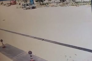 Bursa'da direksiyonda rahatsızlandı, petrol istasyonunun bah&ccedil;esine daldı