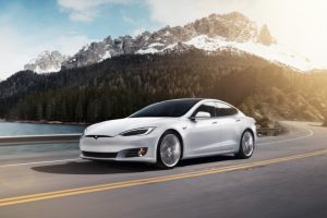 Tesla otomobillerinin pil kapasitesini d&uuml;ş&uuml;r&uuml;yor