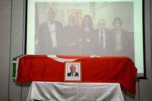 Bursa'nın &ccedil;ınarına h&uuml;z&uuml;nl&uuml; veda! Y&uuml;zlerce asistan, binlerce &ouml;ğrenci yetiştirmişti...