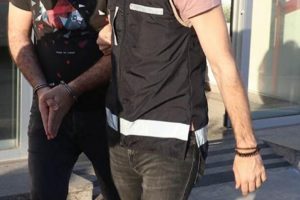 Eski &ouml;ğretmen FET&Ouml;'den tutuklandı