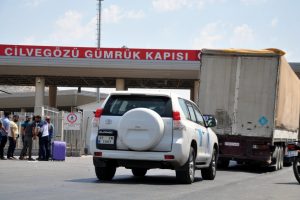BM'den İdlib'e 30 TIR insani yardım