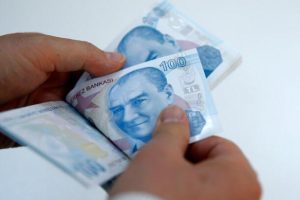 Cumhurbaşkanı Erdoğan'dan Emin&ouml;n&uuml; esnafına 100 bin TL kredi talimatı