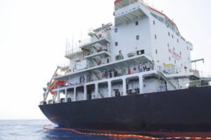 İran'a ait petrol tankeri arızalandı