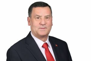 Bursa İyi Parti'nin belediye başkan adayı partisinden istifa etti