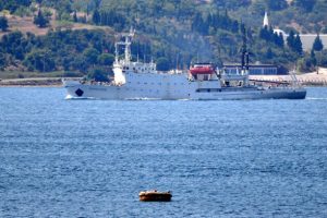 Rus askeri gemisi &Ccedil;anakkale Boğazı'ndan ge&ccedil;ti