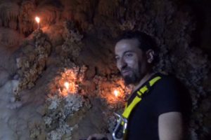 Mağarada mahsur kalan TV ekibinin i&ccedil;eride yaşadıkları kameraya yansıdı