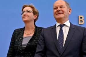 Almanya'da Maliye Bakanı Scholz SPD liderliğine adaylığını a&ccedil;ıkladı