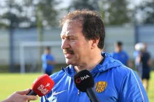 Mehmet Yiğiner: "Bu haftayı 3 puan ile ge&ccedil;ebilirsek işin y&uuml;zde 10'luk kısmını atlatmış oluruz"