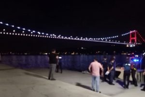 Fatih Sultan Mehmet K&ouml;pr&uuml;s&uuml;nden atlayan adam hayatını kaybetti