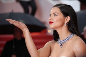Adriana Lima'dan orman yangınları &ccedil;ağrısı