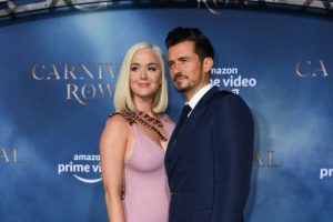 Katy Perry ve Orlando Bloom'dan aşk pozları