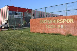 Eskişehirspor'un kul&uuml;p eşyaları haczedildi