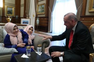 Kahramanmaraşlı siyam ikizleri Cumhurbaşkanlığı K&uuml;lliyesi'nde
