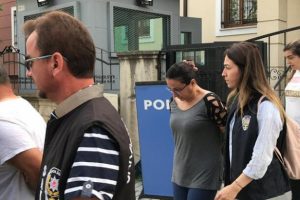 104 kişiyi dolandıran fuhuş &ccedil;etesi adliyede!