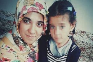 Annesi, babası tarafından &ouml;ld&uuml;r&uuml;ld&uuml;! "Onsuz uyuyamam ki"