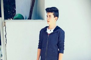 15 yaşındaki &ccedil;ocuk, arkadaşını bı&ccedil;akla &ouml;ld&uuml;rd&uuml;