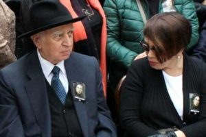 Sezen Aksu'nun babası hayatını kaybetti