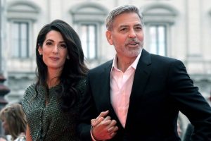 &Uuml;nl&uuml; &ccedil;ift yine ikiz bebek bekliyor