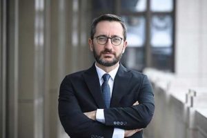 Fahrettin Altun: T&uuml;rkiye'nin Suriyelileri sınır dışı ettiği iddiası sa&ccedil;malık