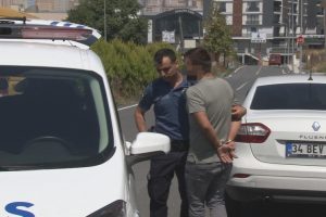 Boşanmak istemeyen uzman &ccedil;avuş kurşun yağdırdı