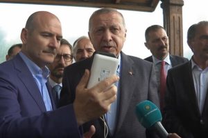 Erdoğan, oturma eylemi yapan Hacire Akar ile telefonda g&ouml;r&uuml;şt&uuml;