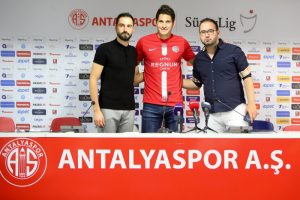 Antalyaspor, Arjantinli forvet Leschuk'u kadrosuna kattı