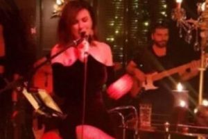 Defne Samyeli talep ettiği sahne &uuml;cretiyle şaşırttı