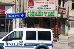 CHP Ak&ccedil;adağ İl&ccedil;e Başkanlığına silahlı saldırı