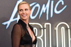Charlize Theron, cinsiyet değiştirme s&uuml;recinde olan kızının son fotoğrafını paylaştı