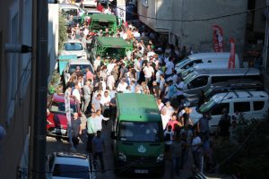 Vahşette &ouml;len anne ve iki kardeş son yolculuğuna uğurlandı