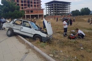Futbol antrenmanına g&ouml;t&uuml;rd&uuml;ğ&uuml; oğlu kazada &ouml;ld&uuml;, anne yaralandı