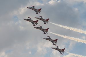 T&uuml;rk Yıldızları'ndan nefes kesen g&ouml;steri