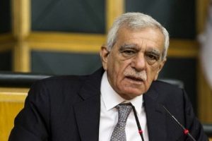 G&ouml;revden alınan Ahmet T&uuml;rk'&uuml;n &ouml;zel misafir masrafları dikkat &ccedil;ekti