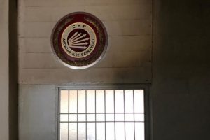 CHP İl&ccedil;e Başkanlığına saldıran ş&uuml;pheli yakalandı