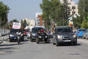 KKTC'de avcılar sokağa d&ouml;kt&uuml;