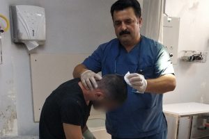 Bı&ccedil;aklı saldırıya uğrayan gen&ccedil; hastanelik oldu