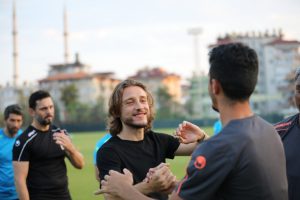 Alanyaspor'da Taha Yal&ccedil;ıner ile yollar ayrıldı