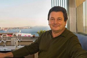 Vedat Milor'dan yeni anket: Balığa limon sıkılır mı?