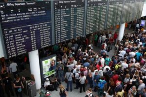 İspanyol yolcu, M&uuml;nih'te 130 seferi iptal ettirdi