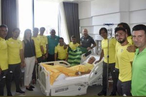 Bursaspor'un yaşayan efsanelerinden Mesut Şen'e ge&ccedil;miş olsun ziyareti