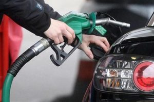 Petrol&uuml;n fiyatı 60 doların &uuml;st&uuml;ne &ccedil;ıktı