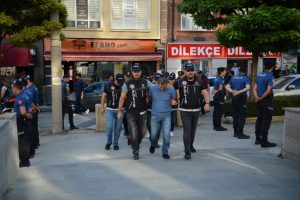Bursa dahil 3 ilde operasyon! Ş&uuml;pheliler adliyede