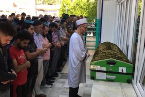 Bursa'da d&uuml;şt&uuml;ğ&uuml; baraj g&ouml;l&uuml;nde boğulan Halil, toprağa verildi
