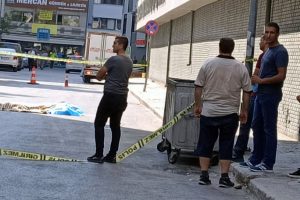 7 katlı otoparktan kendisini boşluğa bıraktı