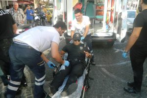Polisten ka&ccedil;arken polise &ccedil;arptı