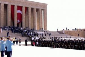 Cumhurbaşkanı Erdoğan: Cumhuriyeti canımız pahasına koruyacağız